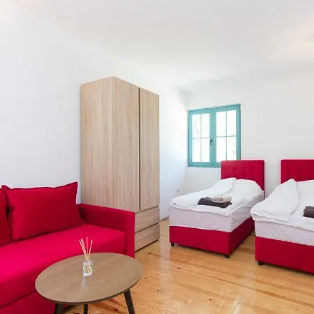 Apartment Retro Village Ravne *