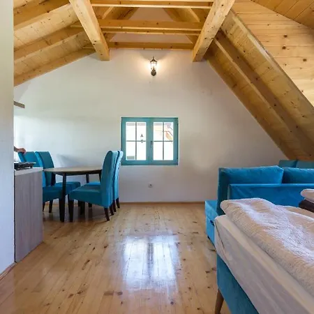 アパート Retro Village Ravne *