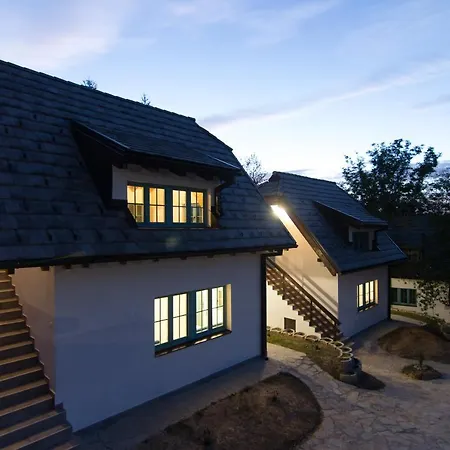 Retro Village Ravne * Visoko