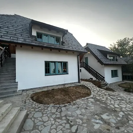 Appartement Retro Village Ravne *