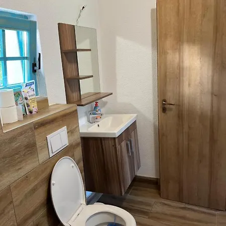 Retro Village Ravne *